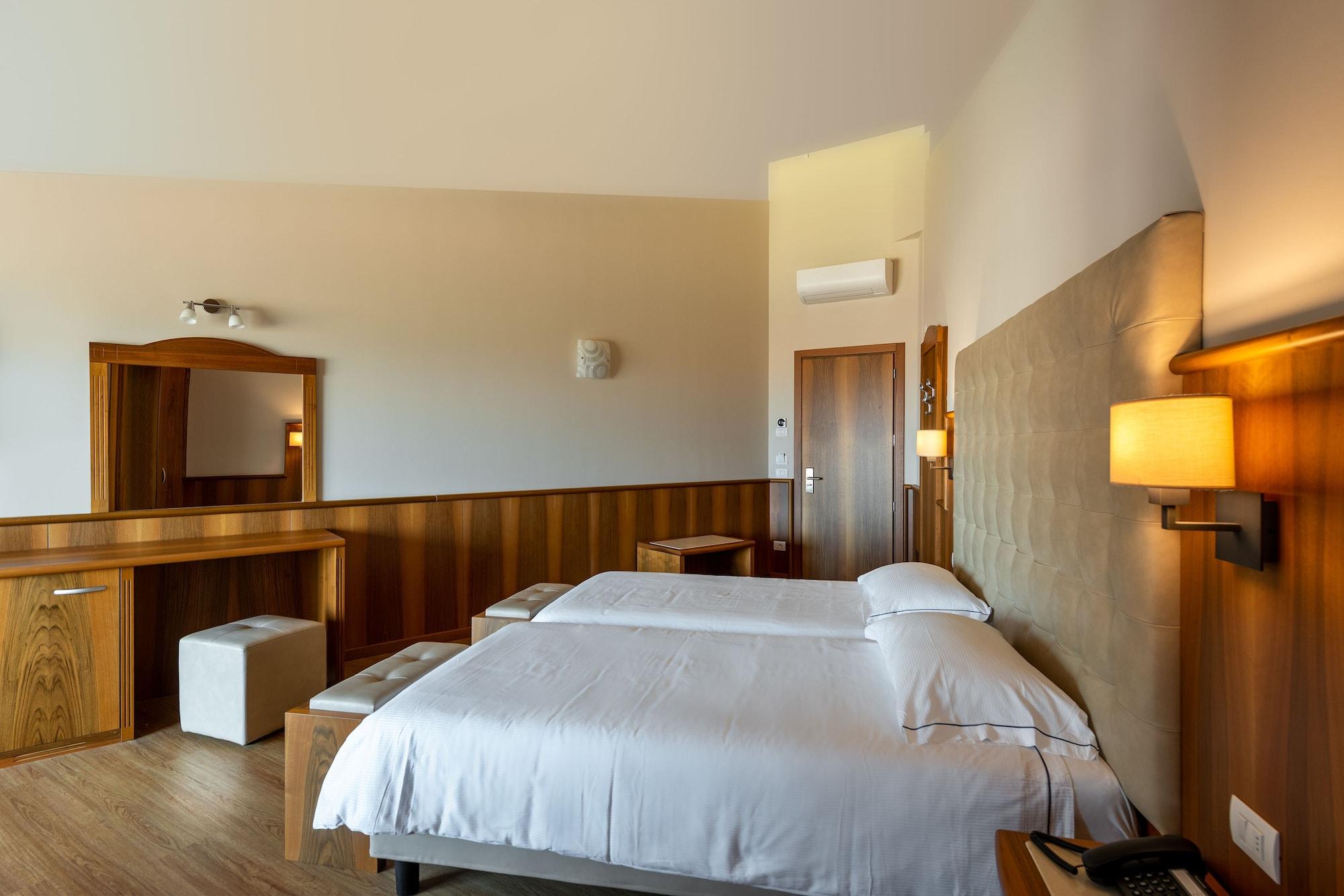 Hotel Centrale Hotel 4*