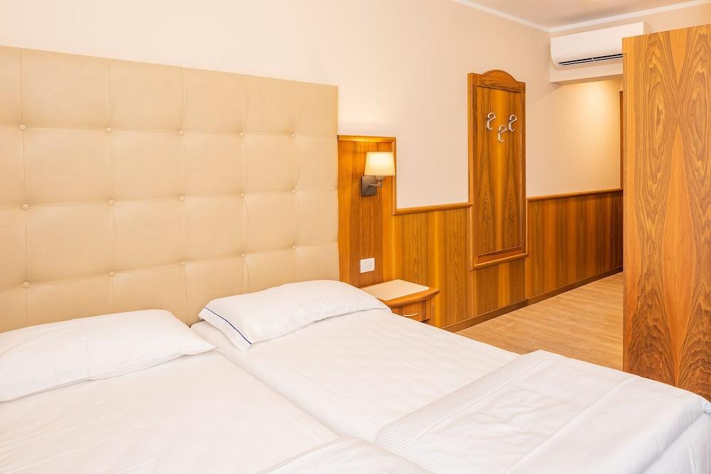 Hotel Centrale Hotel 4*